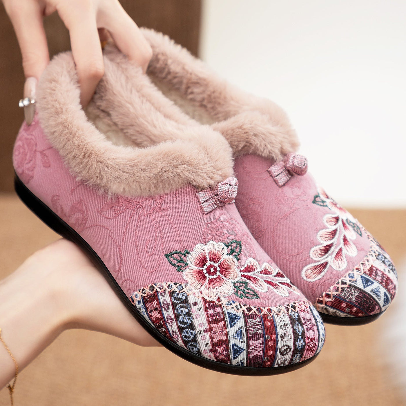 Averiellea | Floral Embroidered Warm Shoes