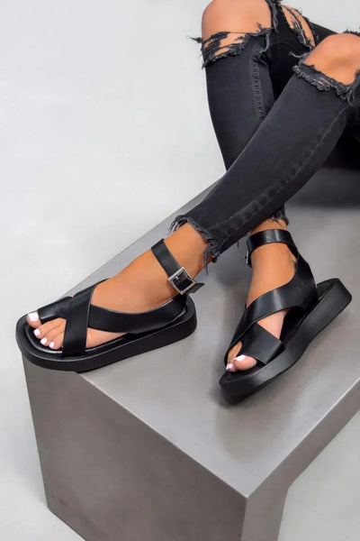 Calvienne | elegant casual sandals