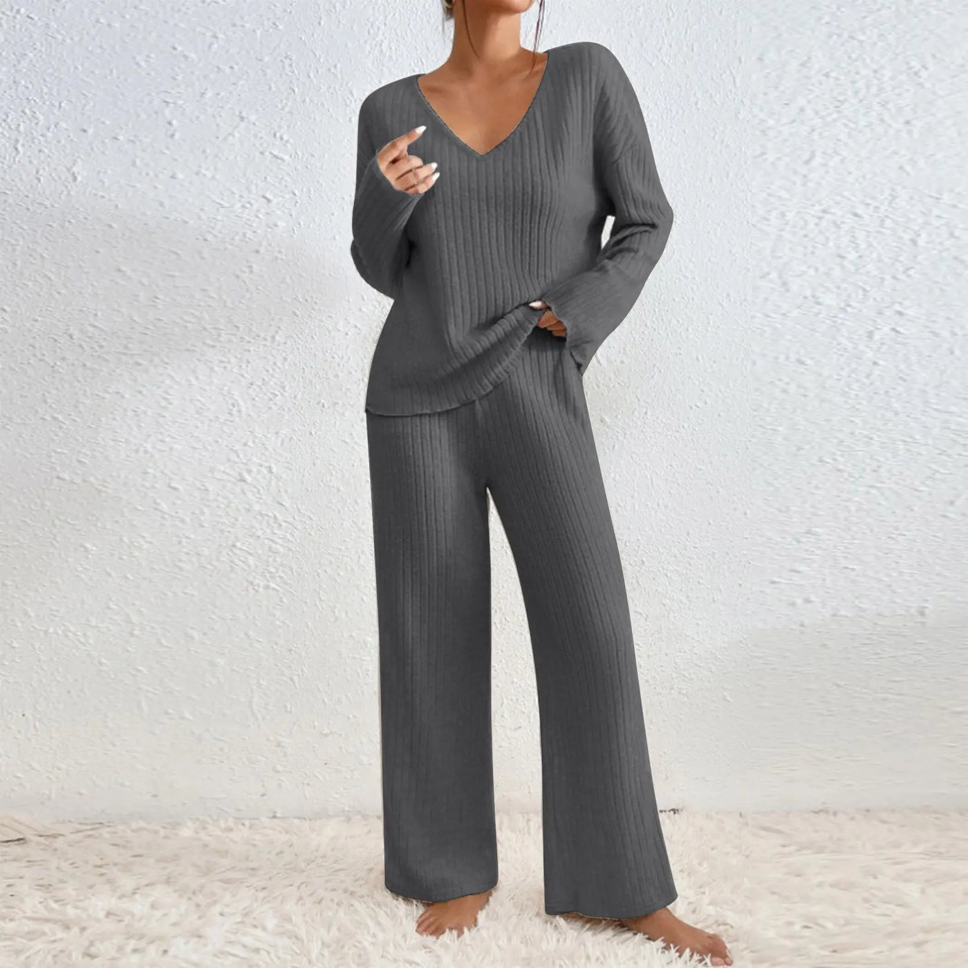 Selvarinnei | Two-piece V-neck Set
