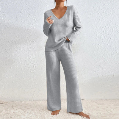 Selvarinnei | Two-piece V-neck Set