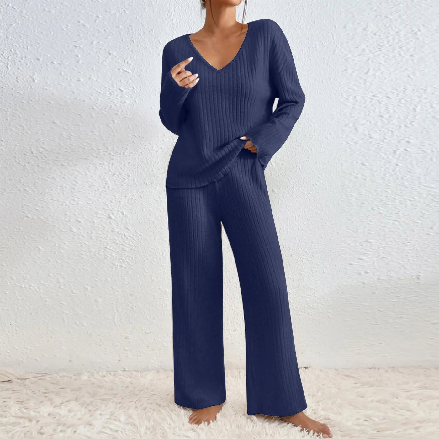Selvarinnei | Two-piece V-neck Set