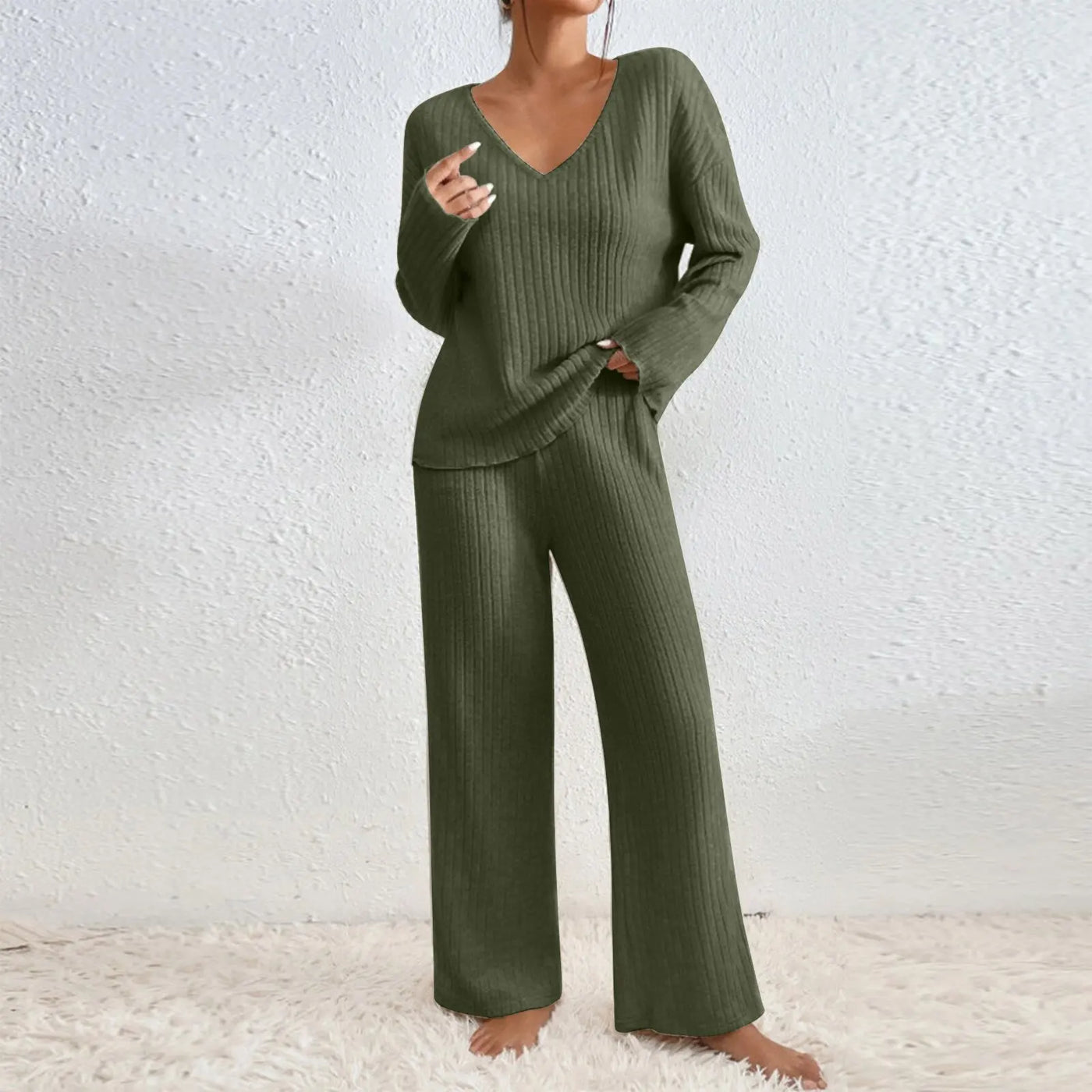Selvarinnei | Two-piece V-neck Set